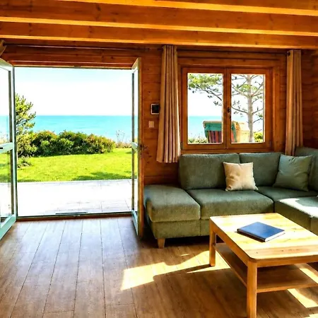Strandhus Mira بيت للعطل داهم